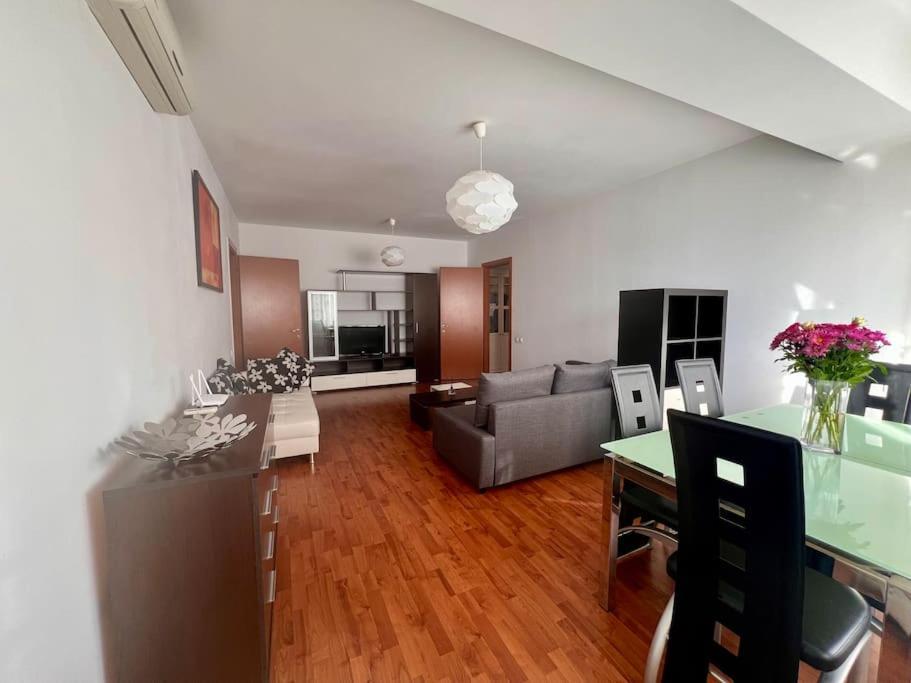 Quadra Place Bucharest